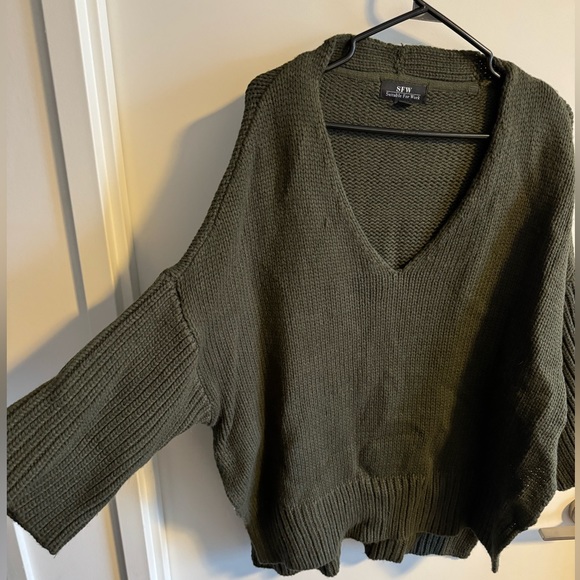 V-neck SFW sweater - Picture 2 of 7